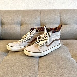 Vans Unisex Women’s 8, Men’s 6.5, Marshmallow Suede (Light grey) color